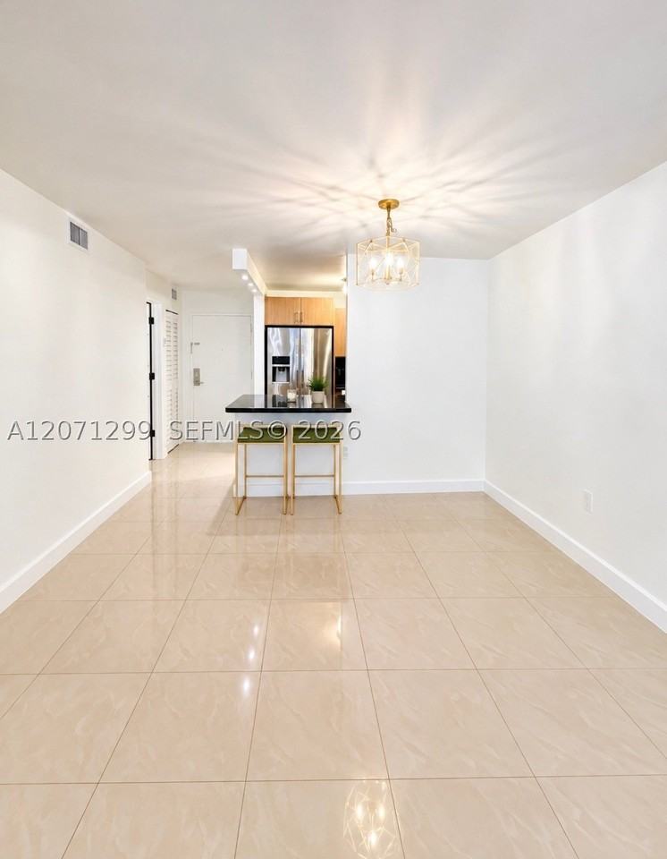 605 Nw 72nd Ave #301 - Photo 4 of 5