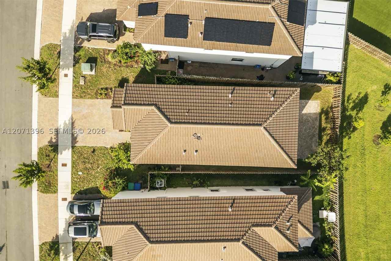 2408 Nw 131st Cir #2408 - Photo 4 of 25