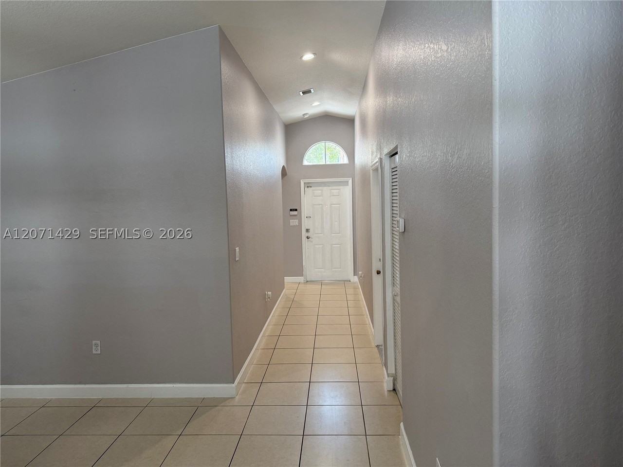 1901 Se 15th St - Photo 2 of 20