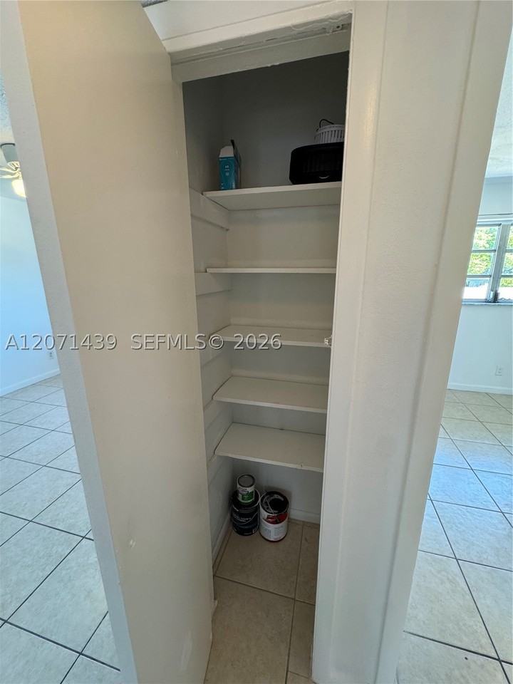4732 Sw 33rd Ave #206 - Photo 5 of 9