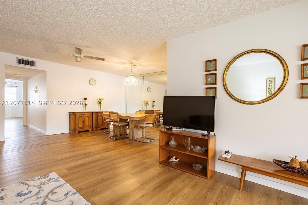 4675 Nw 3rd Ct #B - Photo 4 of 30