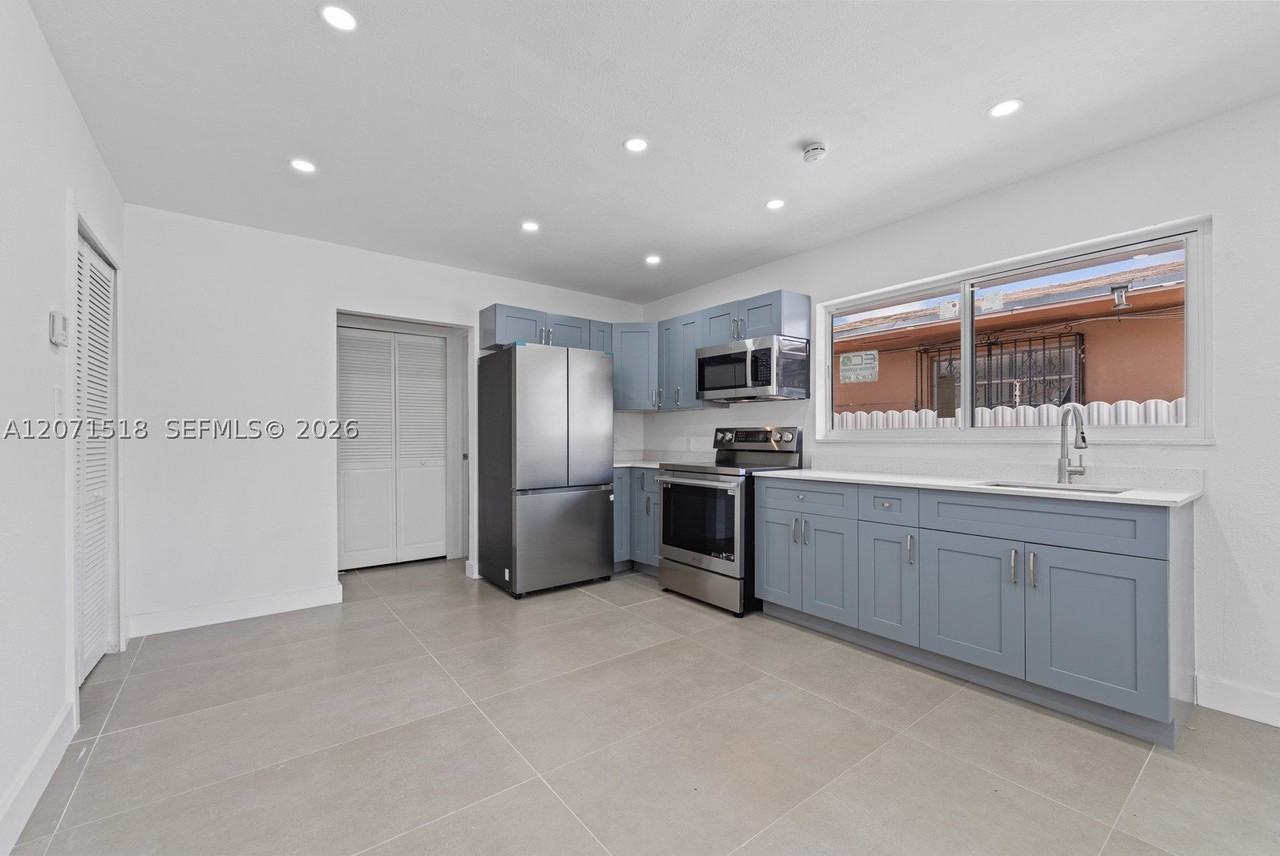 1849 Nw 16th St #1 - Photo 2 of 16