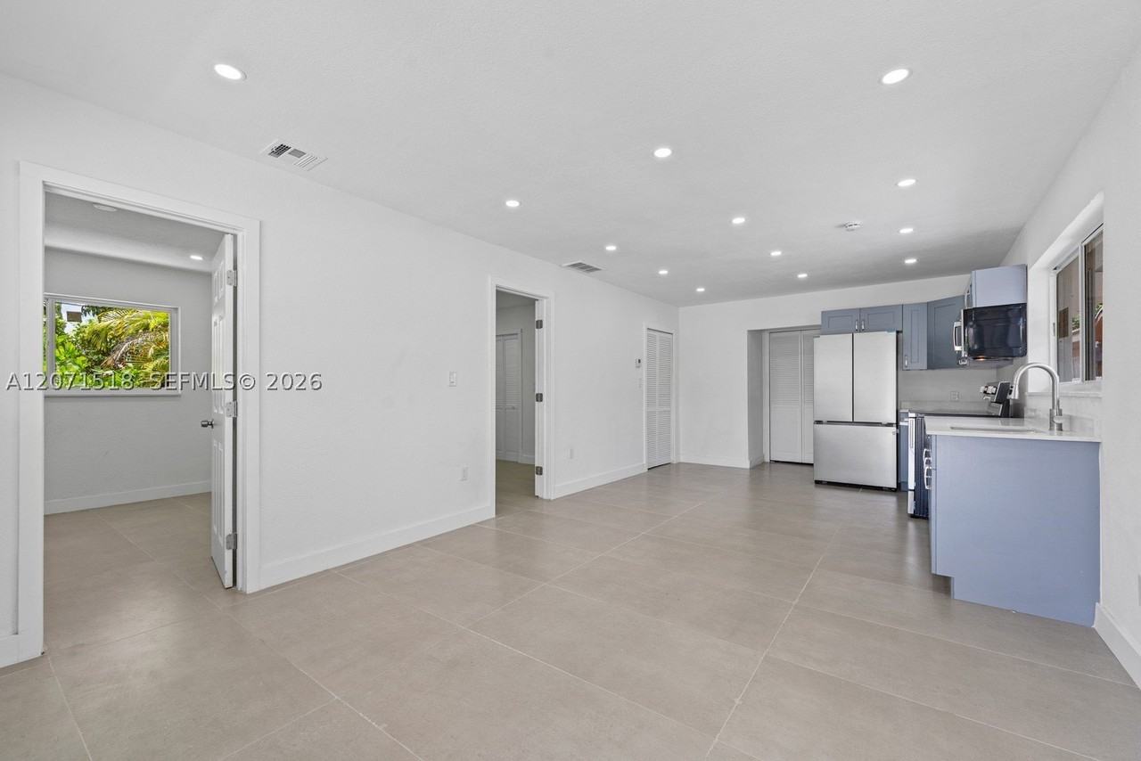 1849 Nw 16th St #1 - Photo 6 of 16