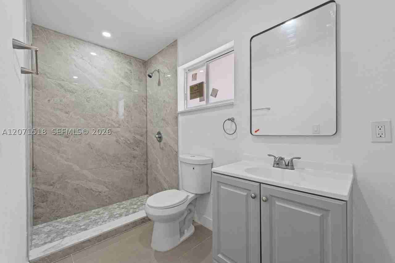 1849 Nw 16th St #1 - Photo 7 of 16