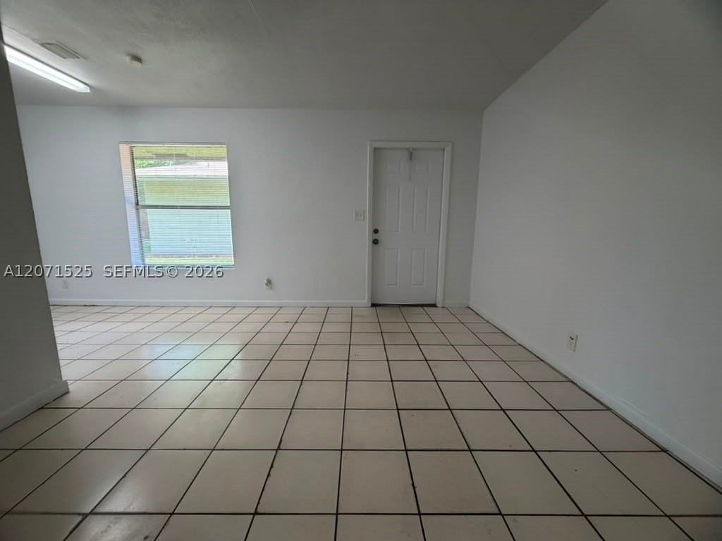 919 Nw 2nd Ave #3 - Photo 3 of 24