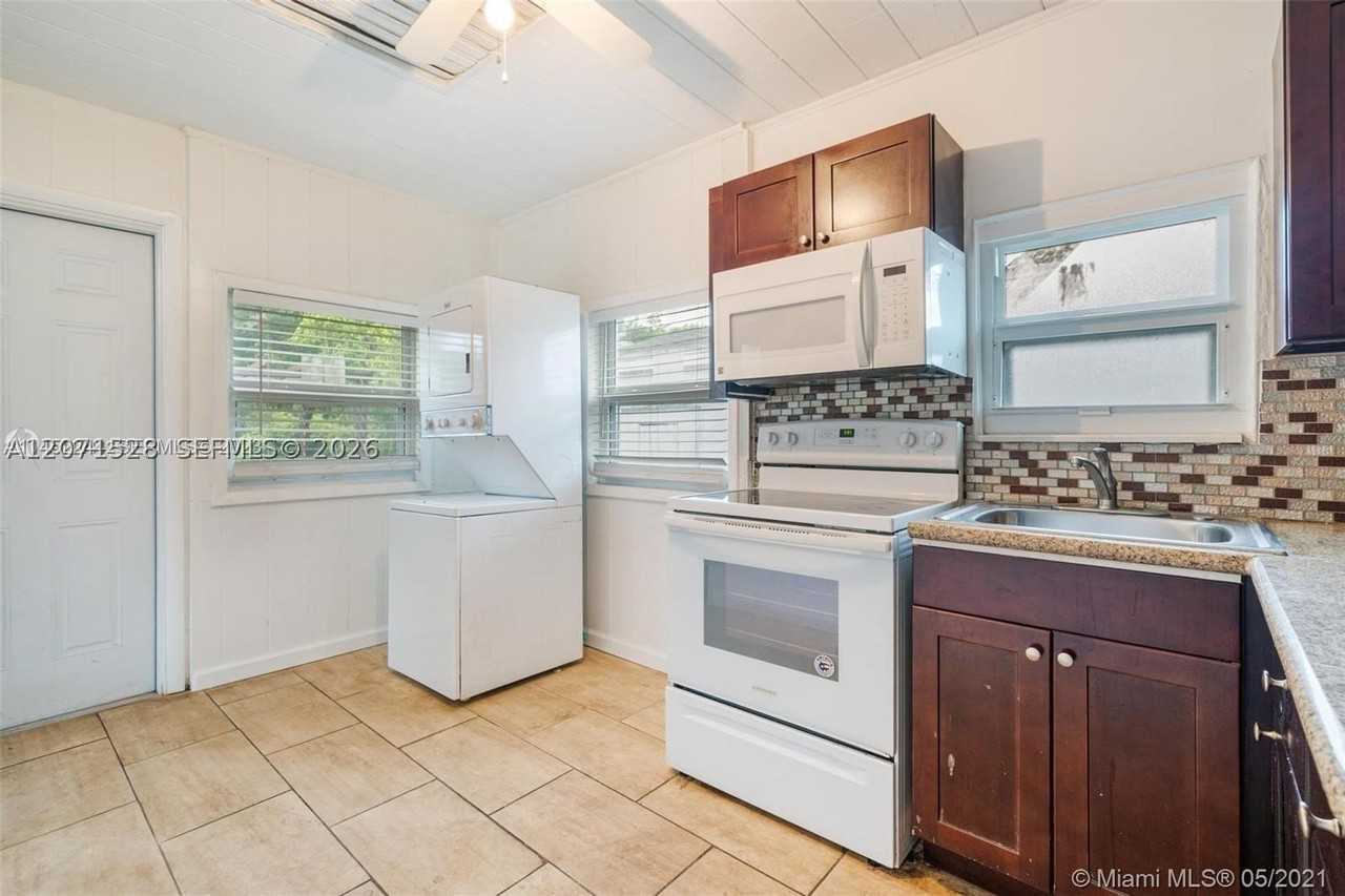 440 Nw 93rd St #440 - Photo 3 of 12