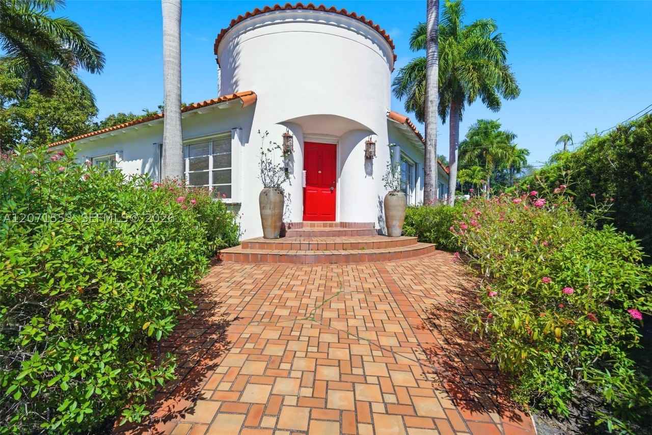 2300 S Miami Ave #2300 - Photo 2 of 49