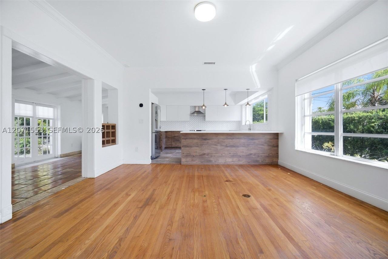 2300 S Miami Ave #2300 - Photo 7 of 49
