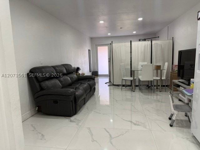 846 W 32nd St #1 - Photo 7 of 34