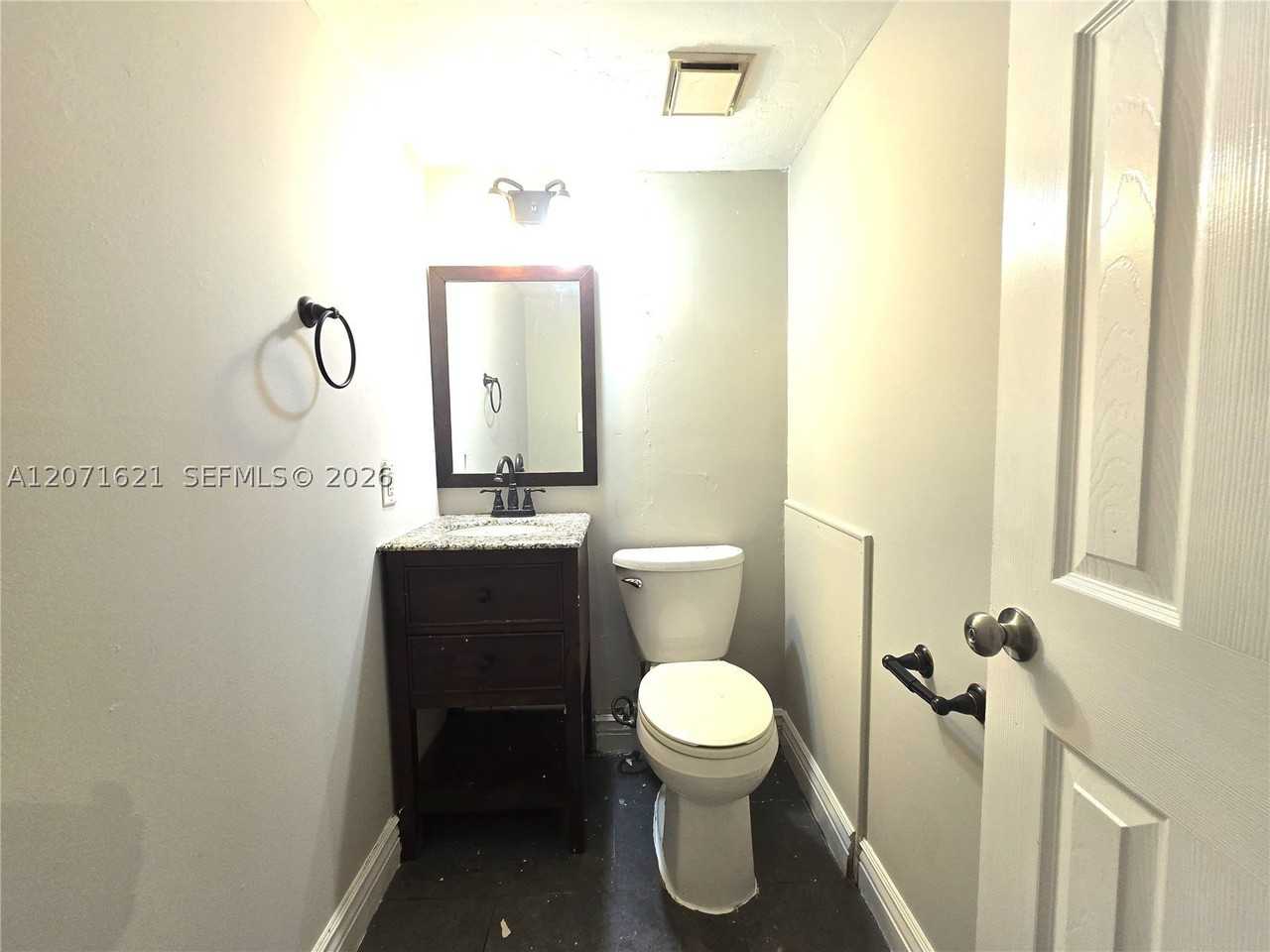 914 Sw 8th Ave #57 - Photo 4 of 16