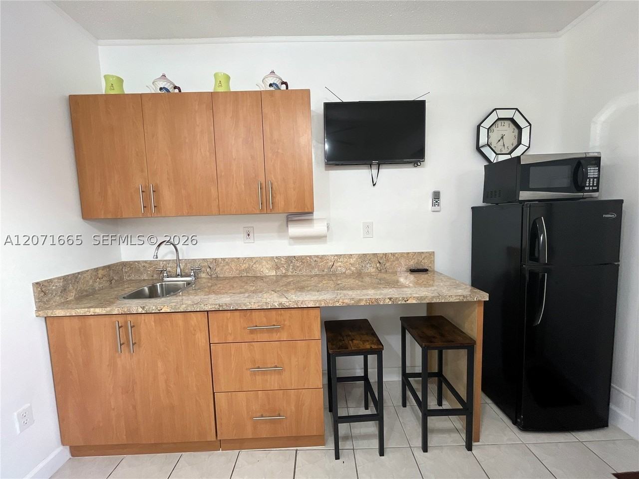 3054 Nw 18th St #2 - Photo 3 of 12