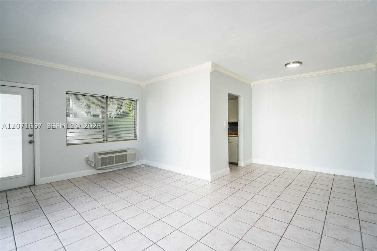 7640 Carlyle Ave #7A - Photo 4 of 19