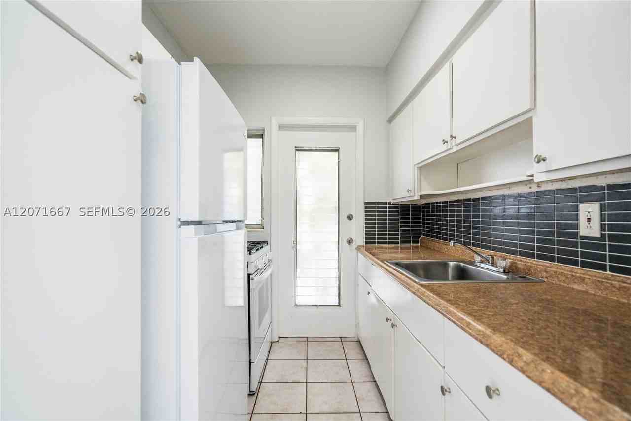 7640 Carlyle Ave #7A - Photo 7 of 19
