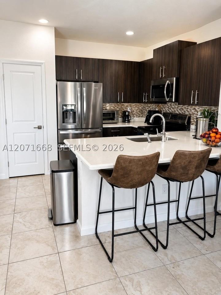 1123 Nw 41st Ln #1123 - Photo 6 of 24