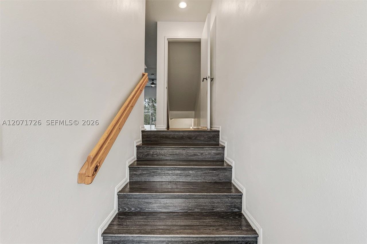 8900 Ne 8th Ave #1107 - Photo 5 of 45
