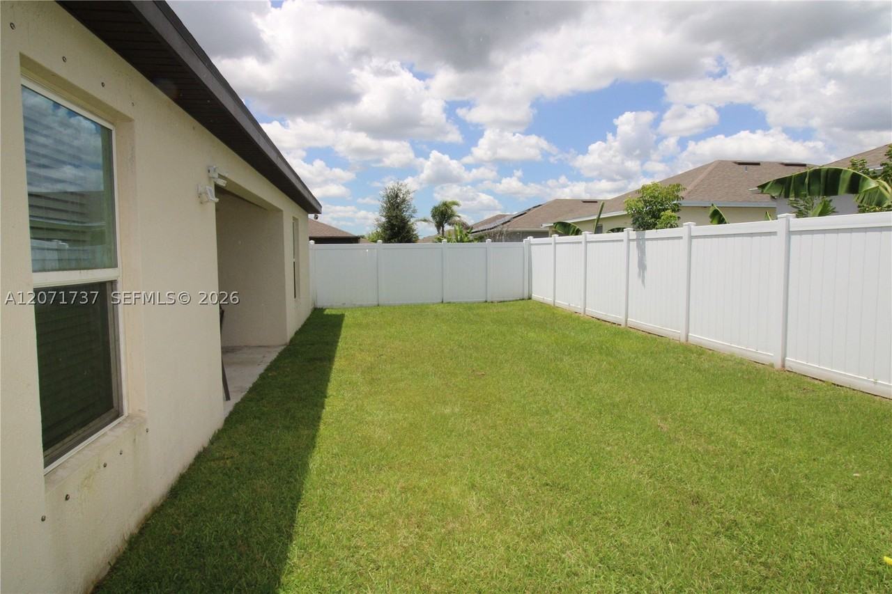 5424 Fantasy Dr - Photo 2 of 11