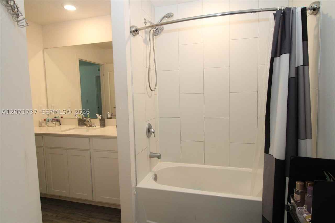 5424 Fantasy Dr - Photo 5 of 11