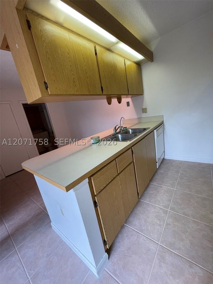 6902 69th Way - Photo 6 of 18