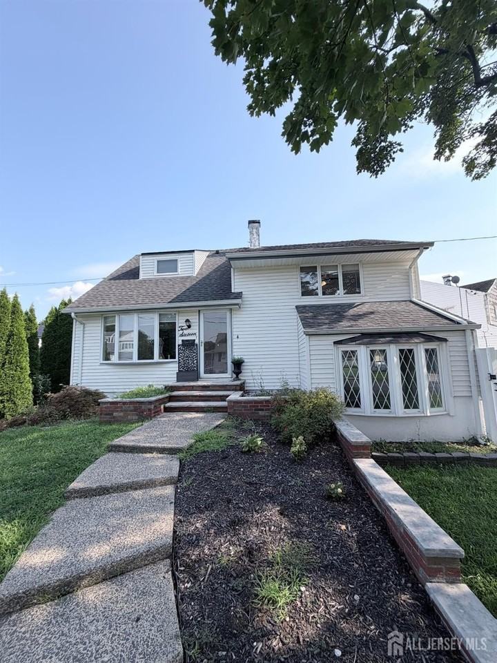 216 N Hill Rd - Photo 2 of 19
