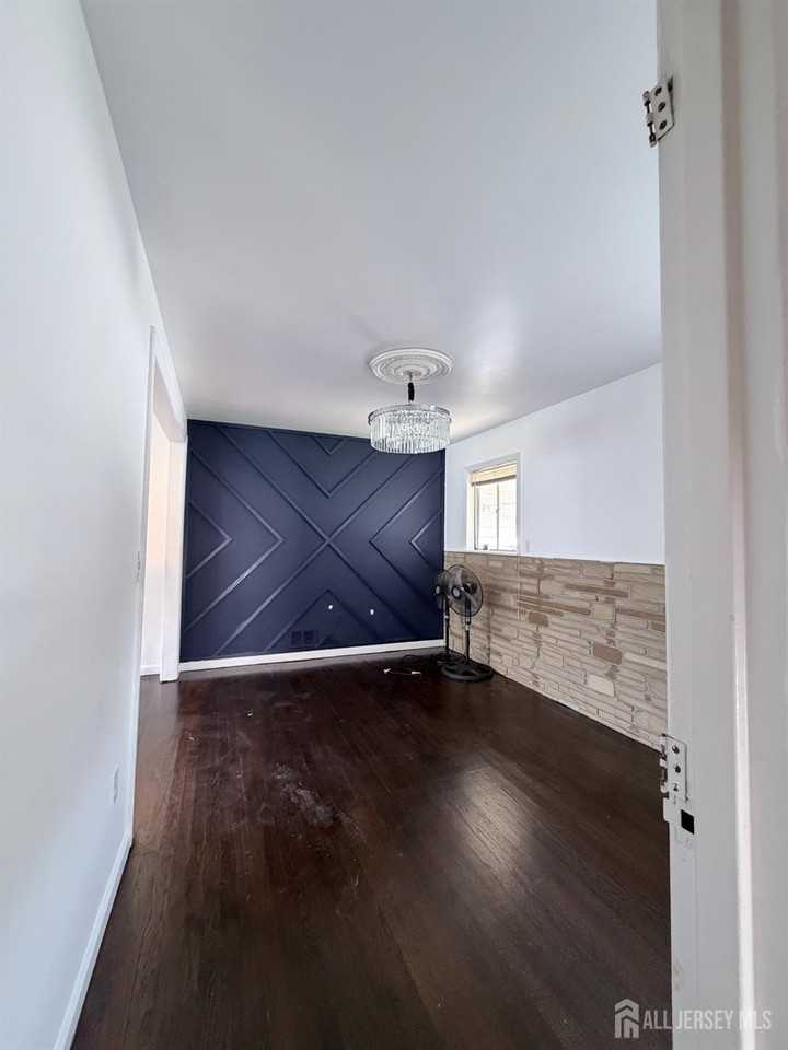 216 N Hill Rd - Photo 4 of 19