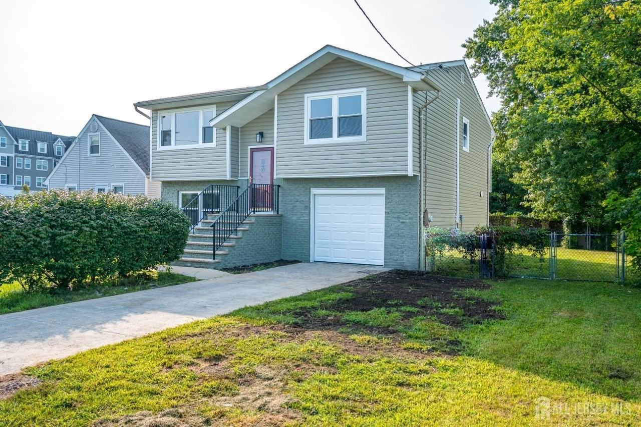 134 Frank St - Photo 7 of 19