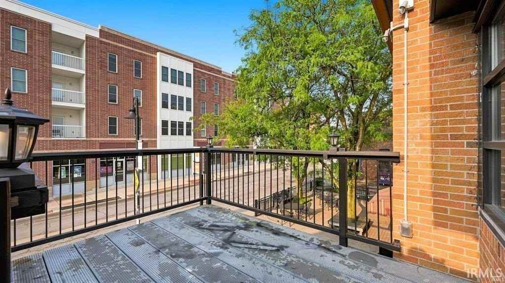 1606 1/2 W University Ave - Photo 2 of 25