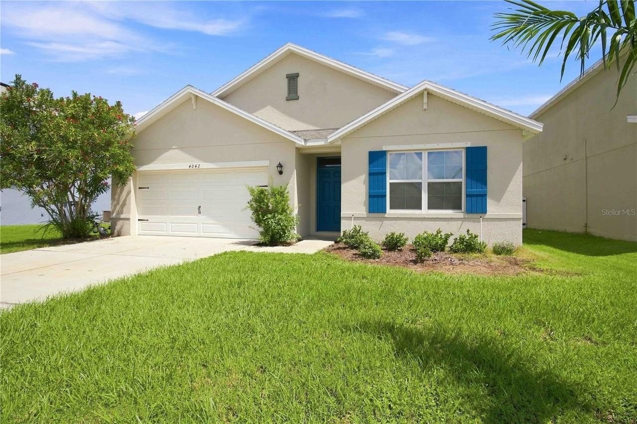 4042 Wayfarer Way - Photo 3 of 50