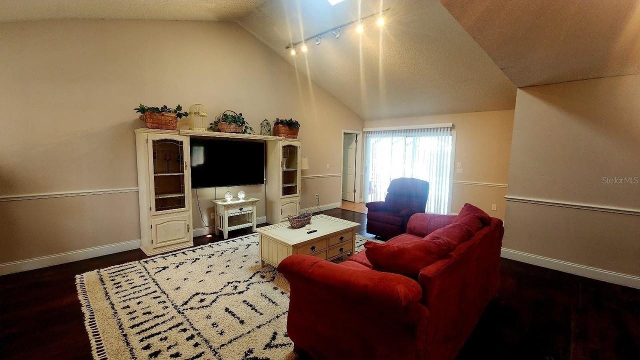 10 Blackfoot Ct - Photo 2 of 21