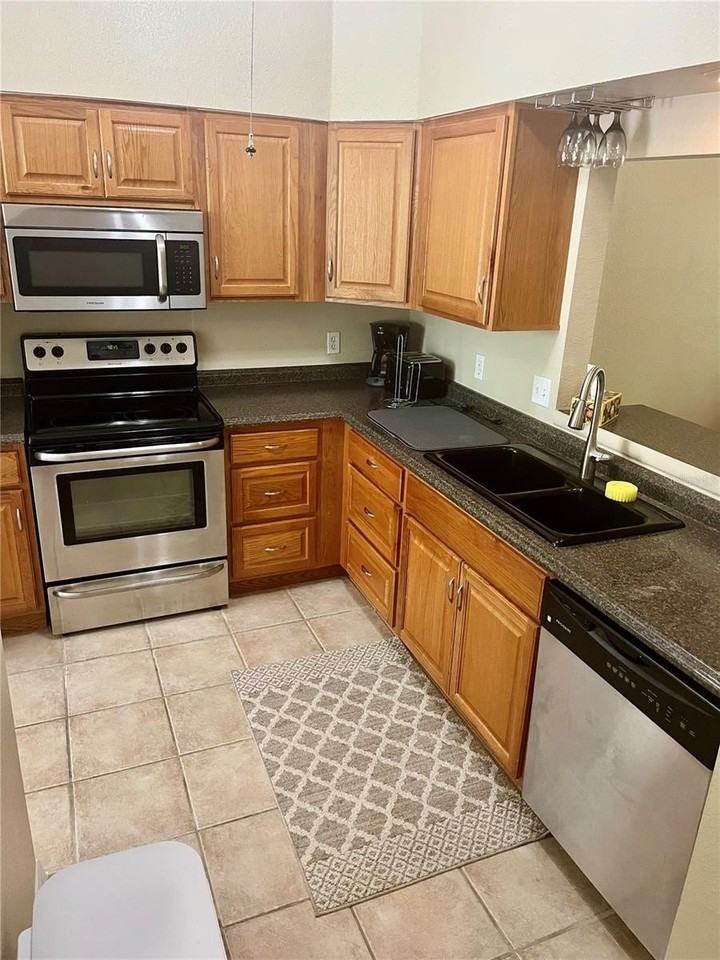 5025 Sw 91st Ct #H303 - Photo 6 of 44