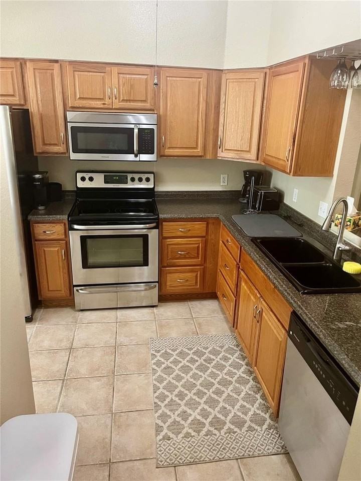 5025 Sw 91st Ct #H303 - Photo 7 of 44