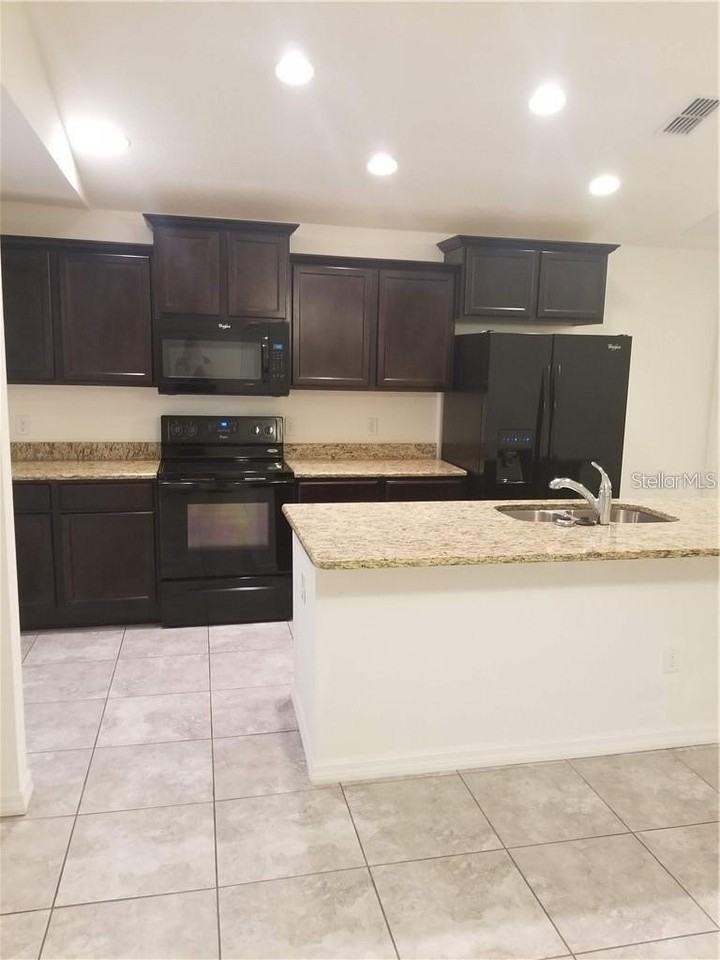 1906 Pontoon Pl - Photo 2 of 11
