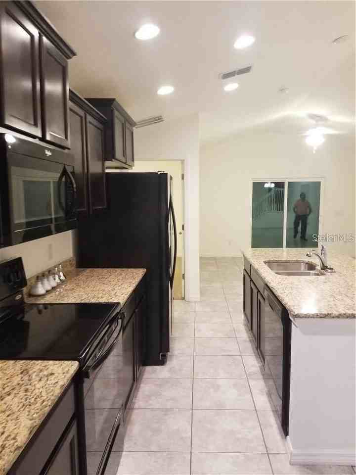 1906 Pontoon Pl - Photo 3 of 11