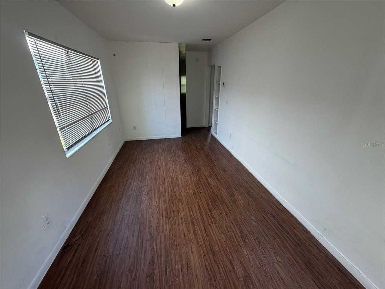 2107 S Mills Ave - Photo 3 of 9