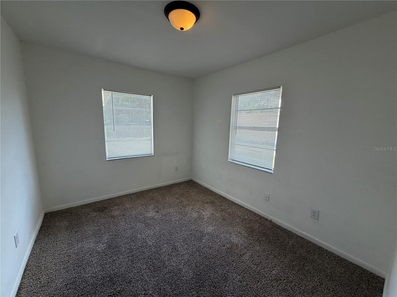 2107 S Mills Ave - Photo 5 of 9
