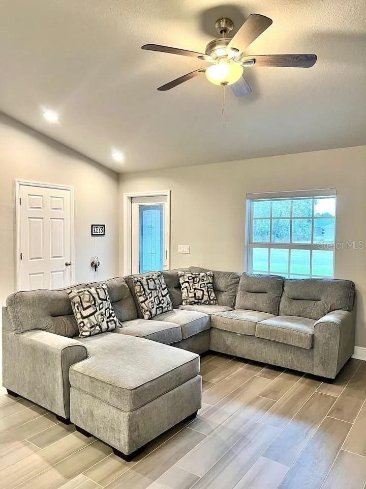 696 Marion Oaks Trl - Photo 6 of 46