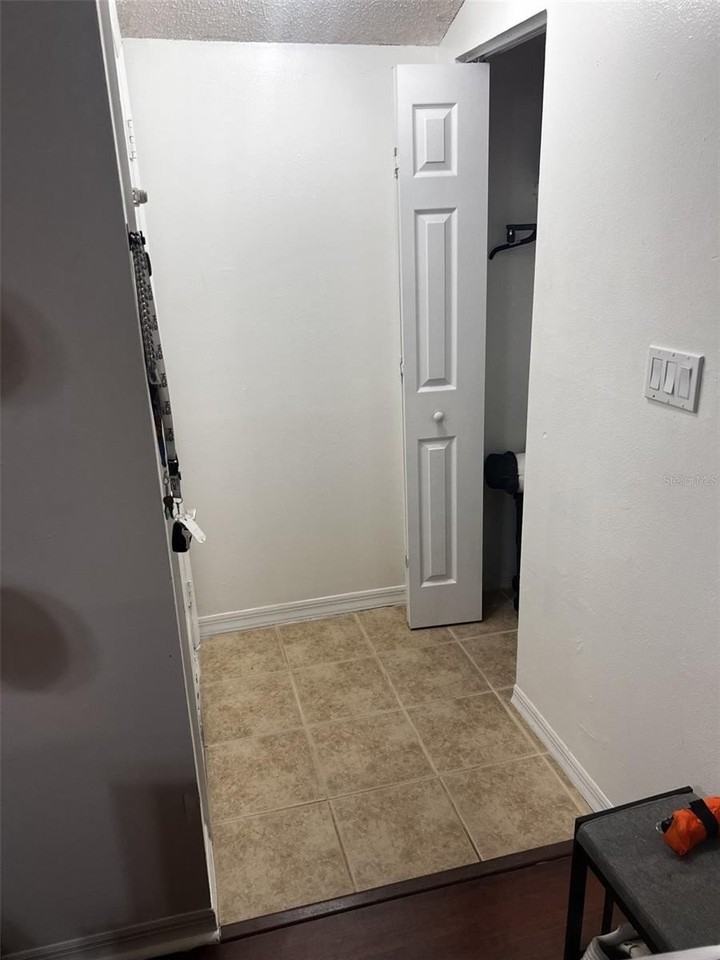 202 Riverbend Dr #204 - Photo 5 of 19