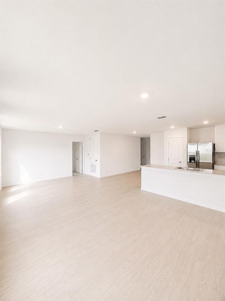 427 Artemis St - Photo 6 of 19