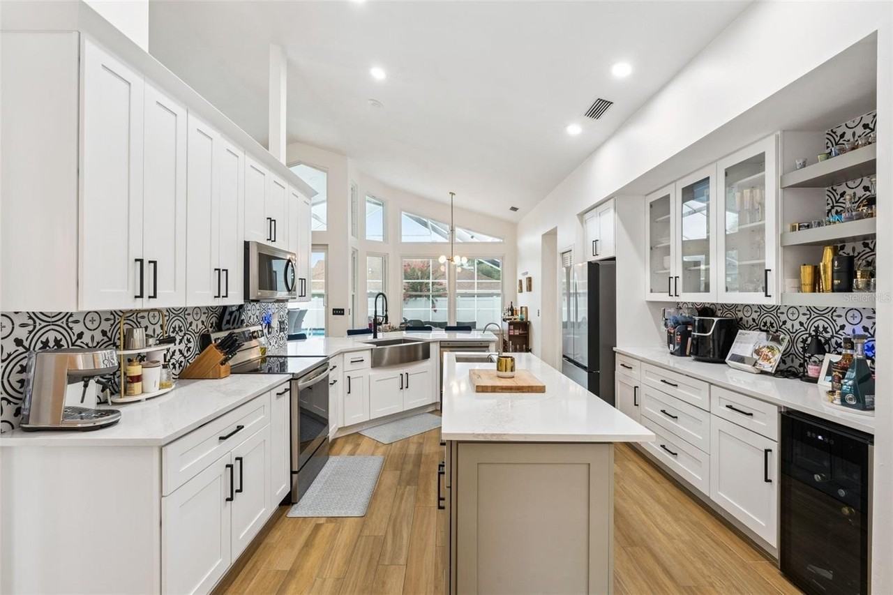 2331 Ridgeside Rd - Photo 2 of 7