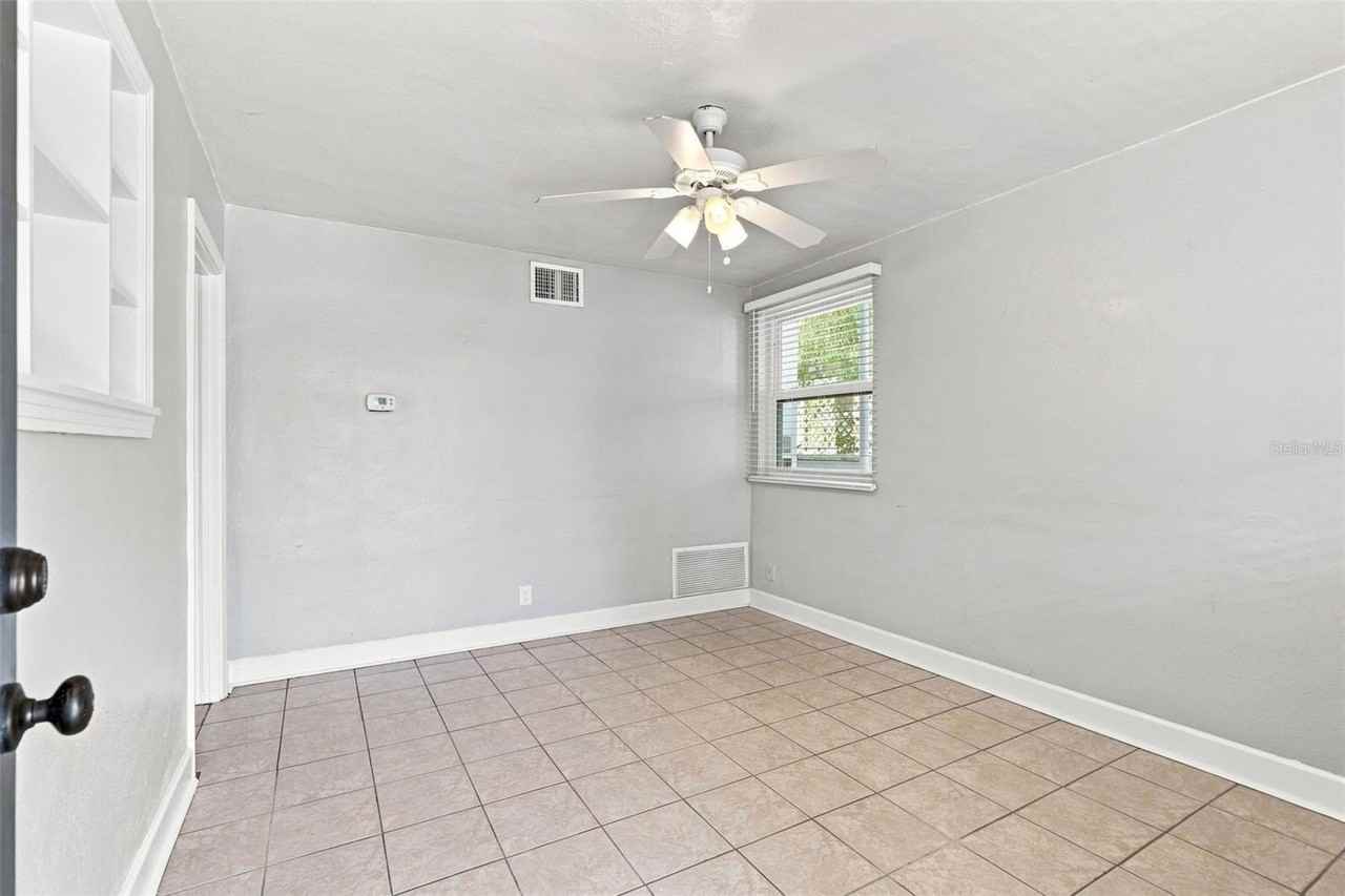 1812 Killarney Dr - Photo 6 of 28