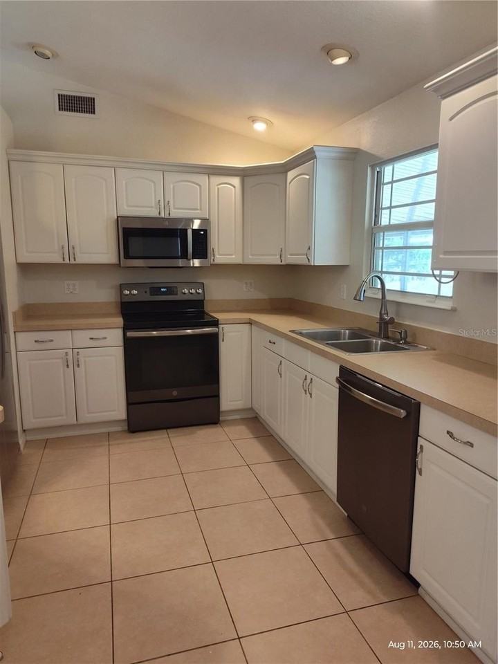 14165 Sw 20th Pl - Photo 4 of 17