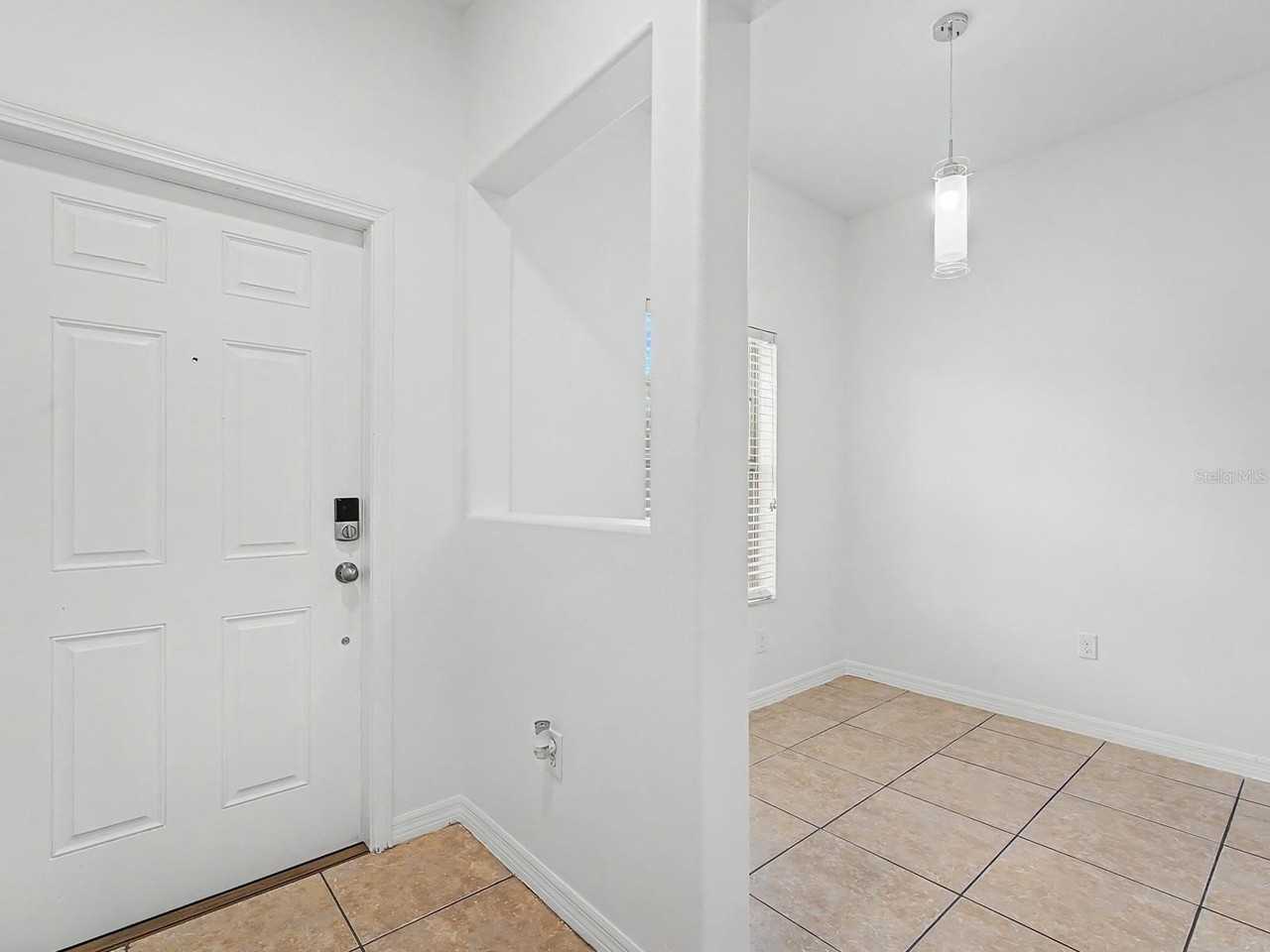 8518 Gablebend Way - Photo 3 of 29