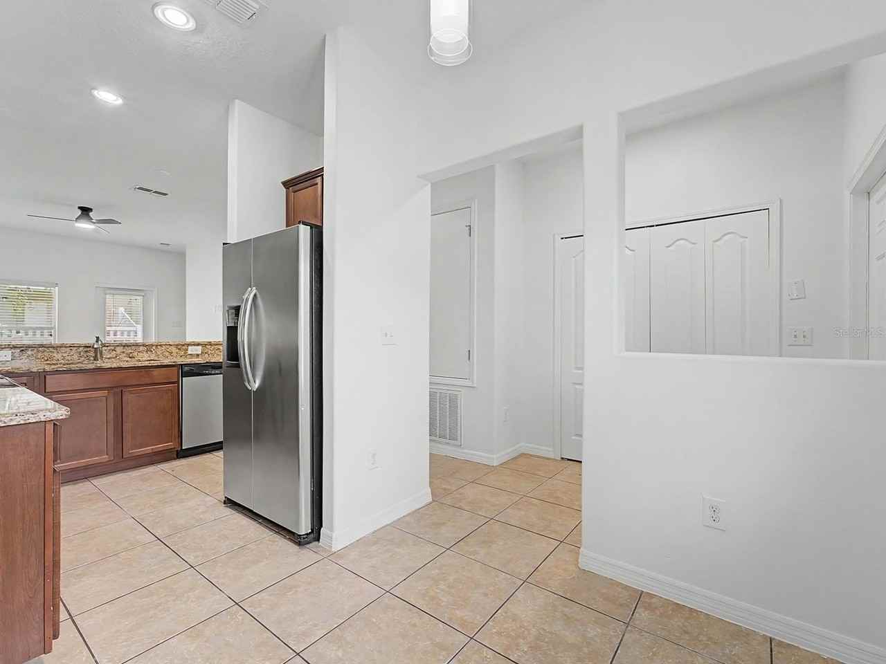 8518 Gablebend Way - Photo 4 of 29