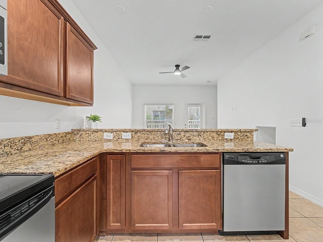 8518 Gablebend Way - Photo 6 of 29