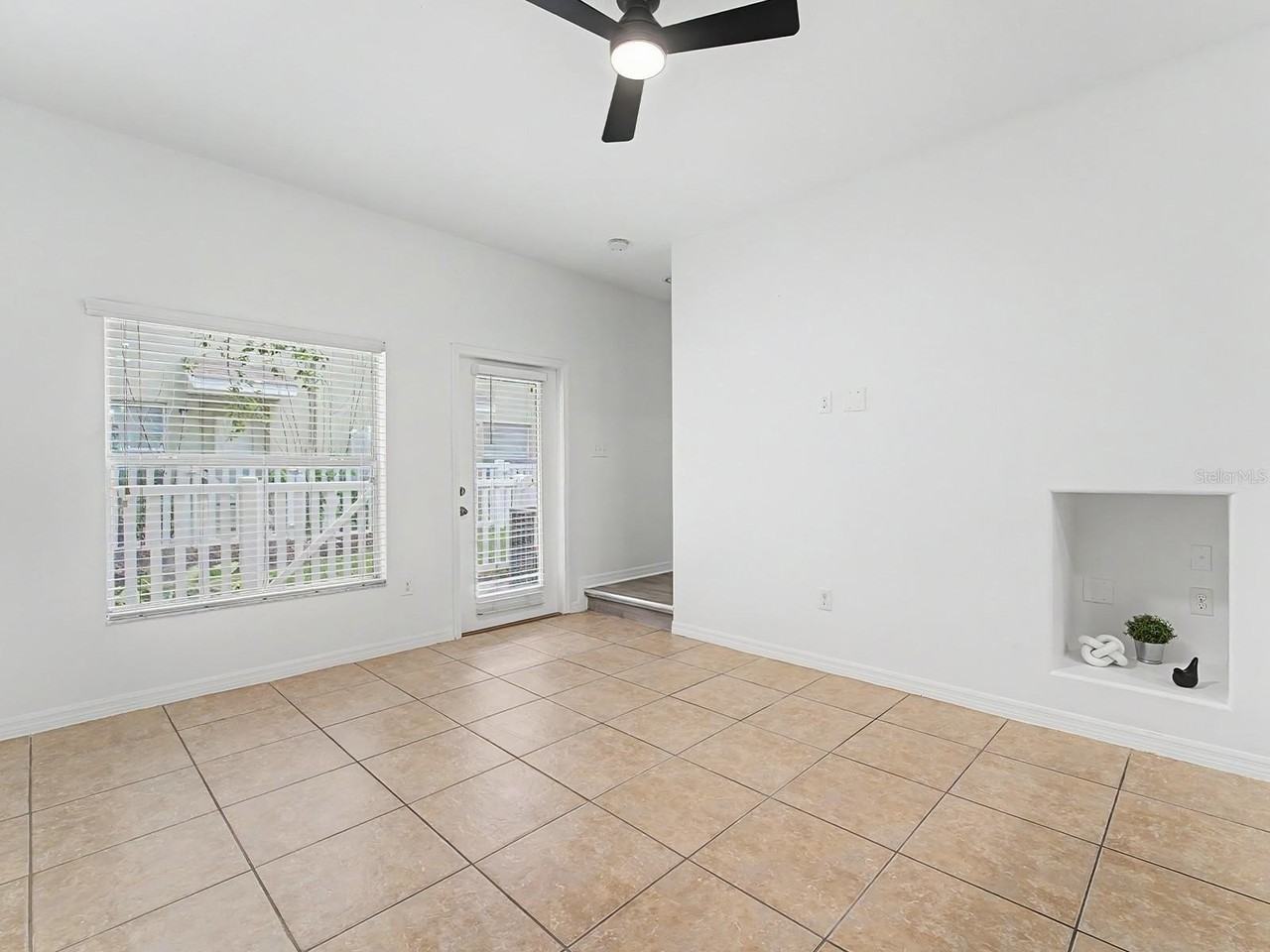 8518 Gablebend Way - Photo 7 of 29