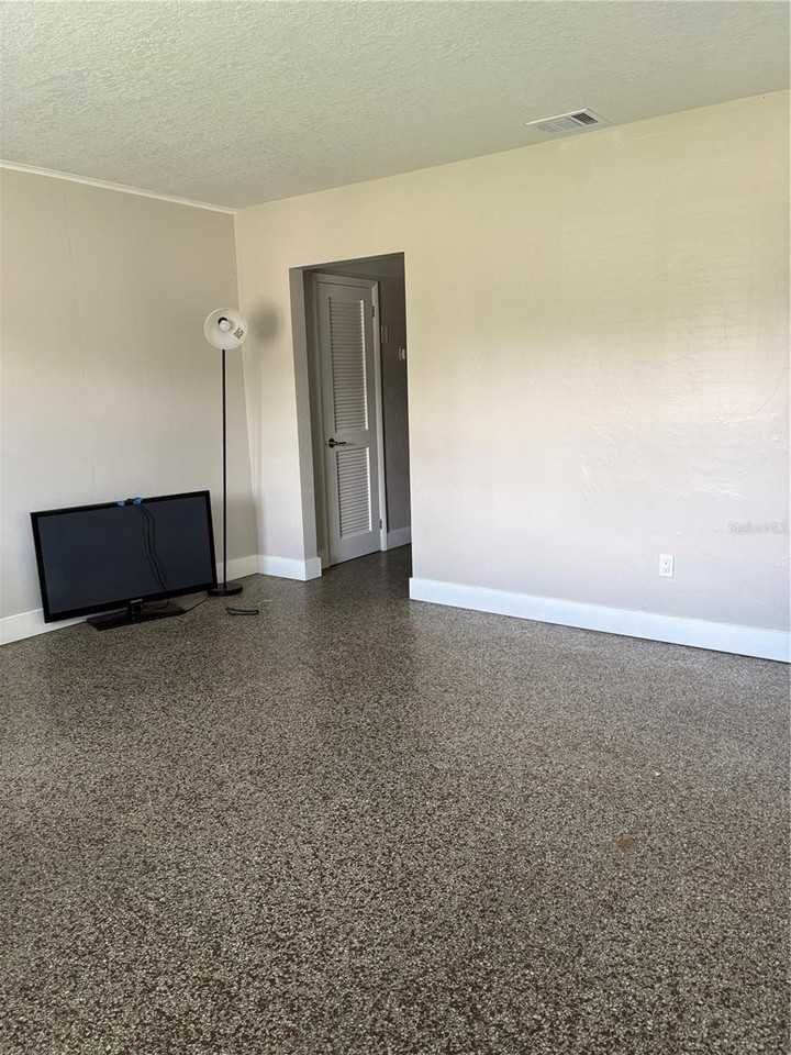 6024 Dr Martin Luther King Jr St N #6026 - Photo 2 of 10