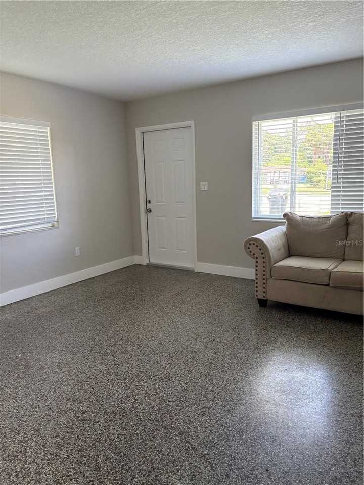 6024 Dr Martin Luther King Jr St N #6026 - Photo 3 of 10