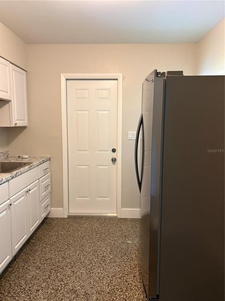 6024 Dr Martin Luther King Jr St N #6026 - Photo 5 of 10