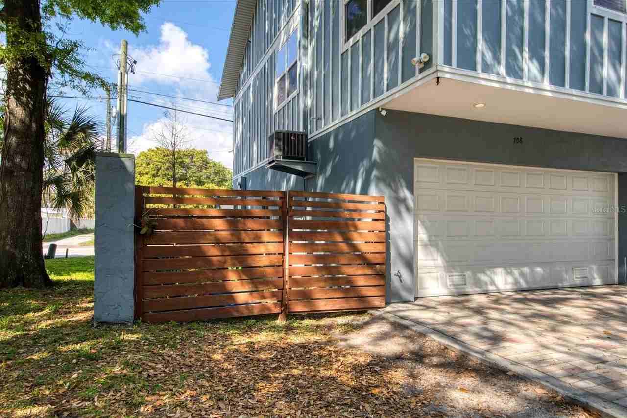 708 S 22nd St - Photo 4 of 36