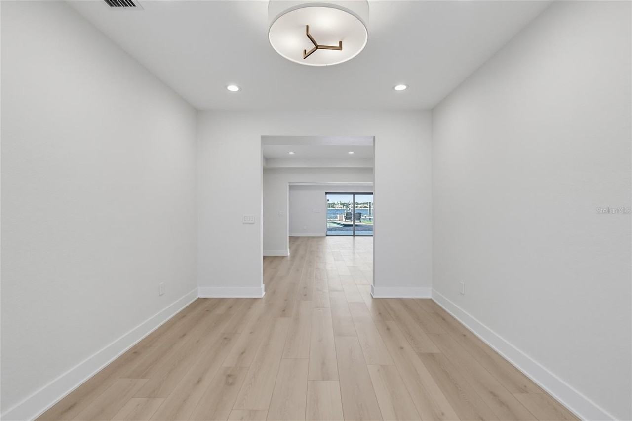 24 Adalia Ave - Photo 7 of 50