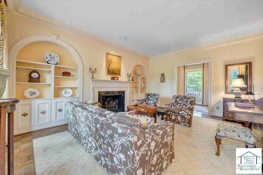 266 Plantation Rd - Photo 3 of 23